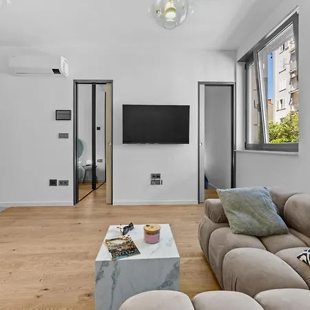 Caesars Palace - New Modern With Free Private Parking Apartment